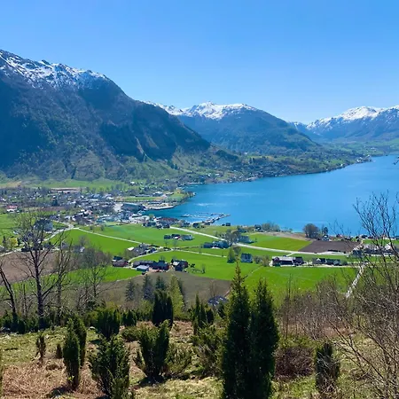 Guddals Tunet Rosendal