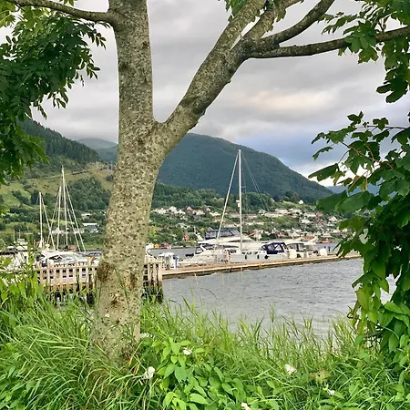 Guddals Tunet Rosendal